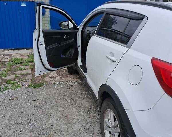 Белый Киа Sportage, объемом двигателя 2 л и пробегом 152 тыс. км за 13150 $, фото 1 на Automoto.ua