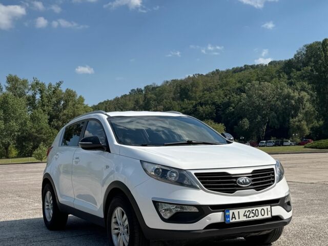 Белый Киа Sportage, объемом двигателя 2 л и пробегом 201 тыс. км за 9000 $, фото 1 на Automoto.ua