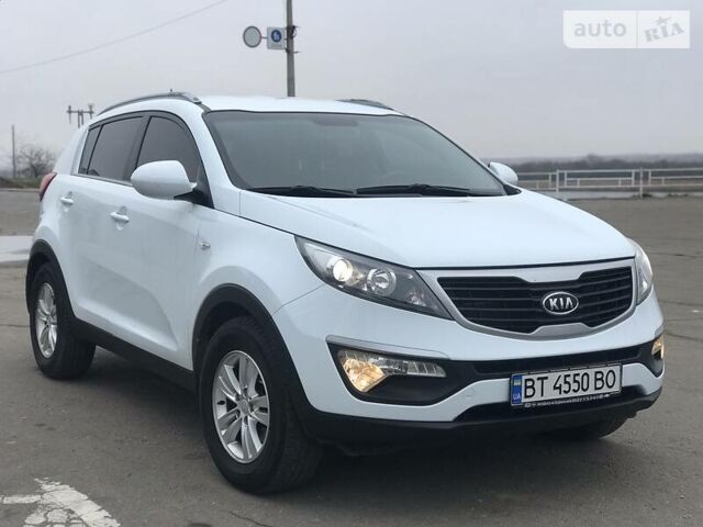 Білий Кіа Sportage, об'ємом двигуна 2 л та пробігом 112 тис. км за 15200 $, фото 1 на Automoto.ua