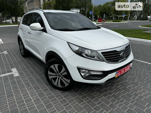 Белый Киа Sportage, объемом двигателя 2 л и пробегом 180 тыс. км за 13000 $, фото 1 на Automoto.ua