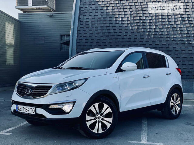 Белый Киа Sportage, объемом двигателя 2 л и пробегом 190 тыс. км за 12999 $, фото 1 на Automoto.ua