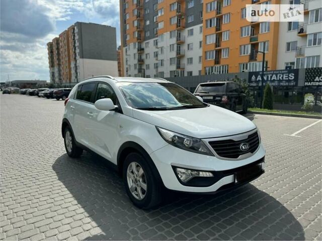 Білий Кіа Sportage, об'ємом двигуна 1.7 л та пробігом 190 тис. км за 12200 $, фото 1 на Automoto.ua