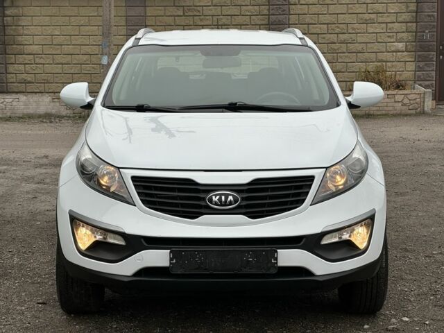 Білий Кіа Sportage, об'ємом двигуна 2 л та пробігом 121 тис. км за 12300 $, фото 1 на Automoto.ua