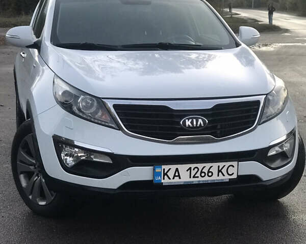 Киа Sportage 2013 в Киеве на Automoto.ua Белый Киа Sportage, объемом двигателя 2 л и пробегом 201 тыс. км за 13200 $, фото 1 на Automoto.ua