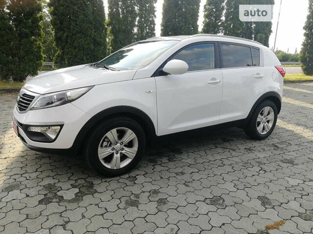 Білий Кіа Sportage, об'ємом двигуна 1.6 л та пробігом 157 тис. км за 12900 $, фото 1 на Automoto.ua