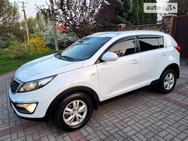 Белый Киа Sportage, объемом двигателя 1.69 л и пробегом 178 тыс. км за 11800 $, фото 1 на Automoto.ua