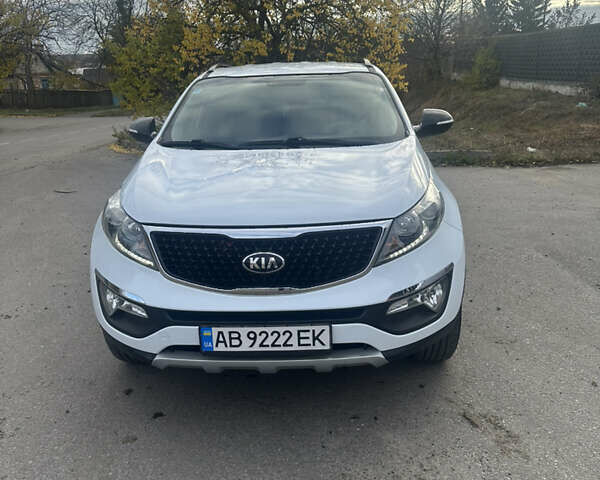 Белый Киа Sportage, объемом двигателя 2 л и пробегом 216 тыс. км за 15750 $, фото 1 на Automoto.ua