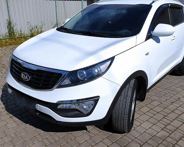 Белый Киа Sportage, объемом двигателя 1.7 л и пробегом 90 тыс. км за 15200 $, фото 1 на Automoto.ua