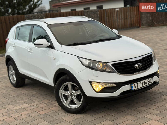 Белый Киа Sportage, объемом двигателя 1.7 л и пробегом 142 тыс. км за 14999 $, фото 1 на Automoto.ua