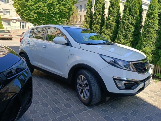 Білий Кіа Sportage, об'ємом двигуна 2 л та пробігом 110 тис. км за 15900 $, фото 1 на Automoto.ua