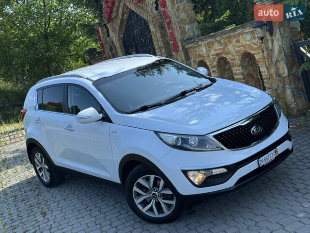 Білий Кіа Sportage, об'ємом двигуна 2 л та пробігом 103 тис. км за 16599 $, фото 1 на Automoto.ua