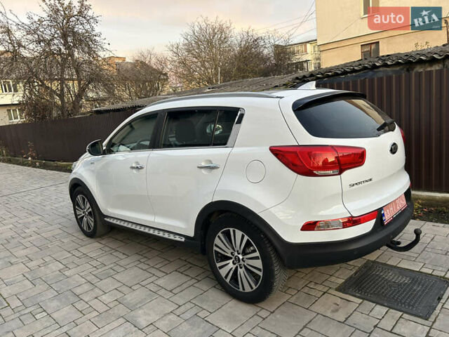 Белый Киа Sportage, объемом двигателя 2 л и пробегом 213 тыс. км за 16850 $, фото 1 на Automoto.ua