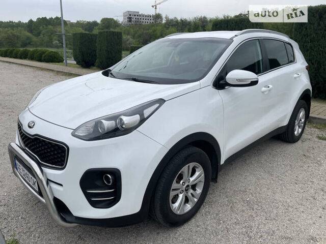 Білий Кіа Sportage, об'ємом двигуна 1.69 л та пробігом 142 тис. км за 14900 $, фото 1 на Automoto.ua