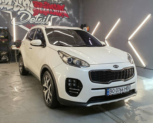 Белый Киа Sportage, объемом двигателя 2 л и пробегом 176 тыс. км за 17700 $, фото 1 на Automoto.ua