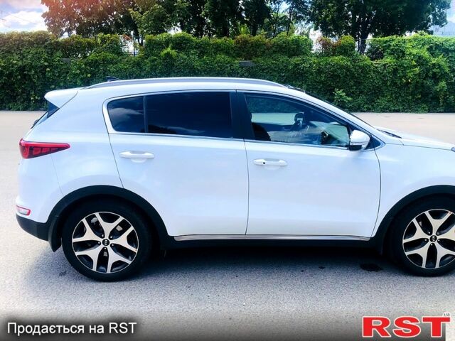 Белый Киа Sportage, объемом двигателя 2 л и пробегом 205 тыс. км за 22500 $, фото 1 на Automoto.ua