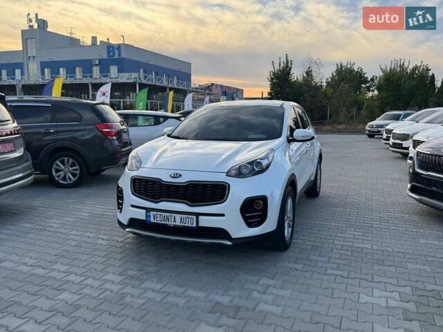 Белый Киа Sportage, объемом двигателя 2 л и пробегом 210 тыс. км за 17200 $, фото 1 на Automoto.ua