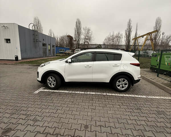 Белый Киа Sportage, объемом двигателя 1.7 л и пробегом 157 тыс. км за 16700 $, фото 1 на Automoto.ua