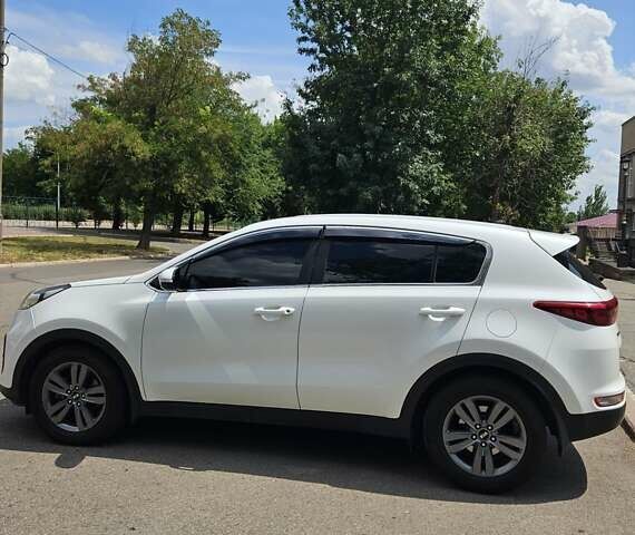 Білий Кіа Sportage, об'ємом двигуна 2 л та пробігом 134 тис. км за 18500 $, фото 1 на Automoto.ua