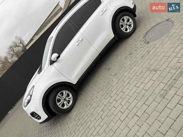 Белый Киа Sportage, объемом двигателя 1.69 л и пробегом 284 тыс. км за 15500 $, фото 1 на Automoto.ua