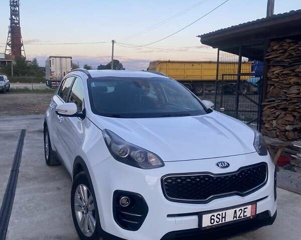 Белый Киа Sportage, объемом двигателя 2 л и пробегом 227 тыс. км за 16450 $, фото 1 на Automoto.ua