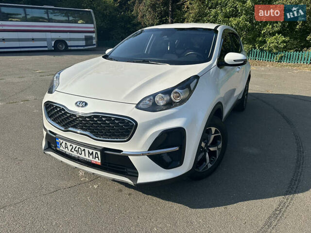 Белый Киа Sportage, объемом двигателя 2 л и пробегом 160 тыс. км за 21950 $, фото 1 на Automoto.ua