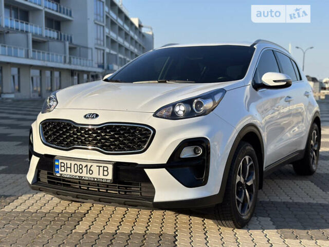 Белый Киа Sportage, объемом двигателя 1.6 л и пробегом 82 тыс. км за 19000 $, фото 1 на Automoto.ua