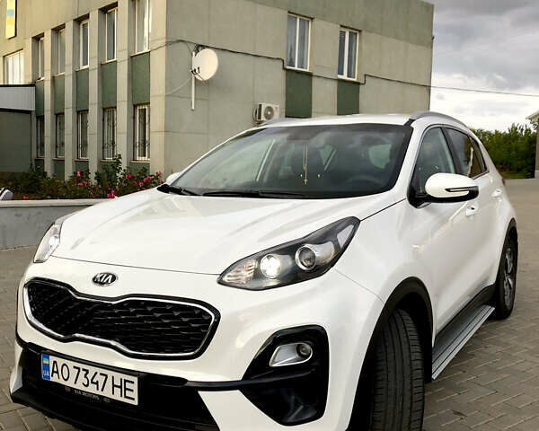 Білий Кіа Sportage, об'ємом двигуна 1.59 л та пробігом 37 тис. км за 21500 $, фото 1 на Automoto.ua