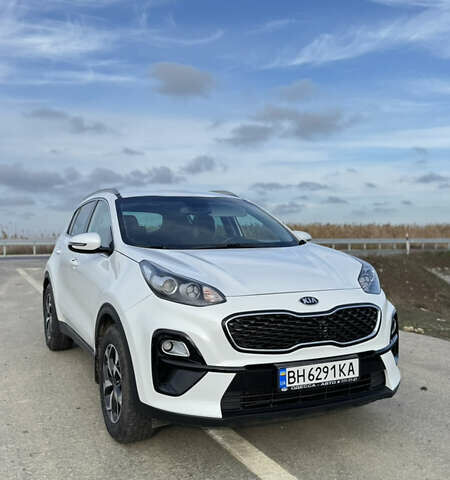 Белый Киа Sportage, объемом двигателя 1.6 л и пробегом 148 тыс. км за 16500 $, фото 1 на Automoto.ua
