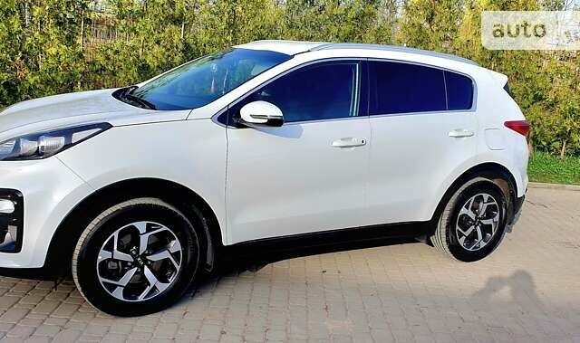 Білий Кіа Sportage, об'ємом двигуна 1.59 л та пробігом 36 тис. км за 21900 $, фото 1 на Automoto.ua