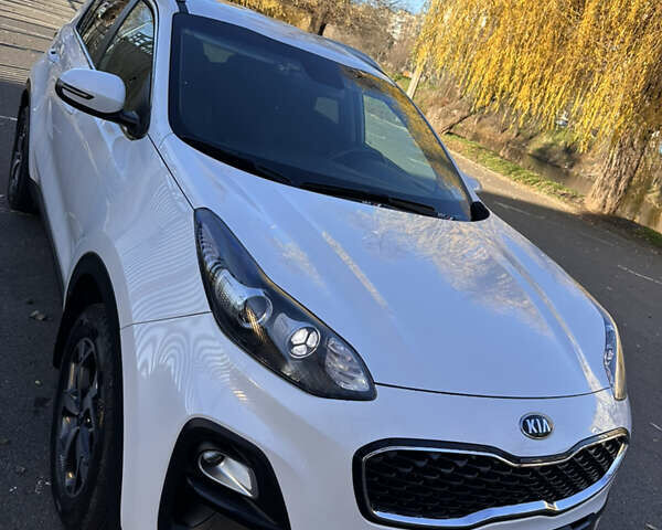 Білий Кіа Sportage, об'ємом двигуна 1.59 л та пробігом 69 тис. км за 17500 $, фото 1 на Automoto.ua