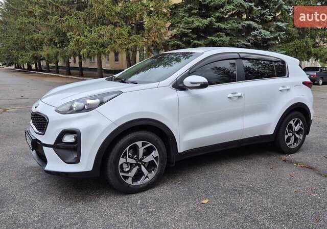 Белый Киа Sportage, объемом двигателя 1.59 л и пробегом 60 тыс. км за 17900 $, фото 1 на Automoto.ua