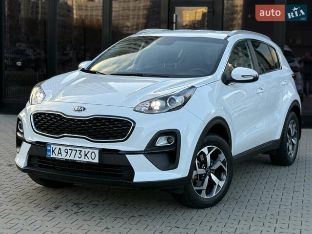 Киа Sportage 2021 в Киеве на Automoto.ua Белый Киа Sportage, объемом двигателя 1.6 л и пробегом 23 тыс. км за 19900 $, фото 1 на Automoto.ua