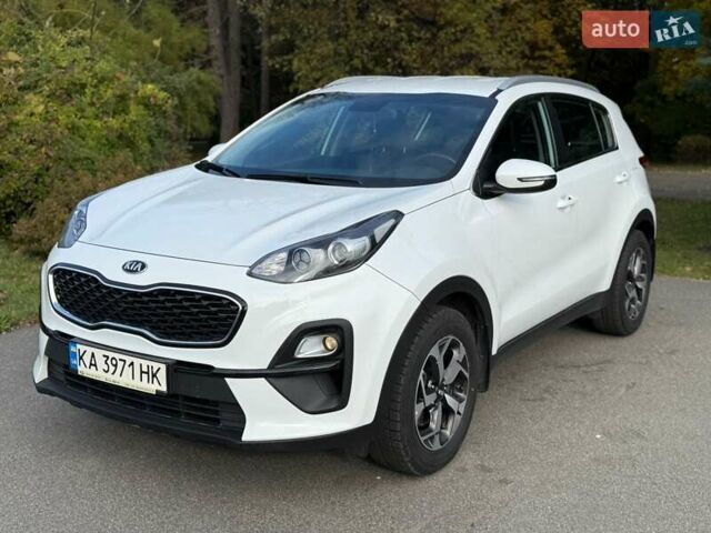 Киа Sportage 2021 в Киеве на Automoto.ua Белый Киа Sportage, объемом двигателя 1.59 л и пробегом 106 тыс. км за 18500 $, фото 1 на Automoto.ua