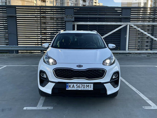 Білий Кіа Sportage, об'ємом двигуна 1.59 л та пробігом 30 тис. км за 21900 $, фото 1 на Automoto.ua