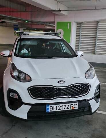 Білий Кіа Sportage, об'ємом двигуна 1.59 л та пробігом 97 тис. км за 19000 $, фото 1 на Automoto.ua