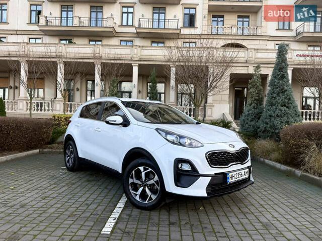 Белый Киа Sportage, объемом двигателя 1.6 л и пробегом 35 тыс. км за 20300 $, фото 1 на Automoto.ua
