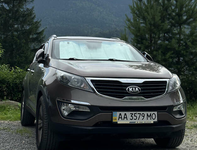 Киа Sportage 2013 в Киеве на Automoto.ua Бежевый Киа Sportage, объемом двигателя 2 л и пробегом 204 тыс. км за 11800 $, фото 1 на Automoto.ua