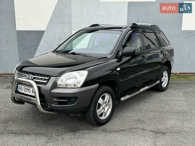 Черный Киа Sportage, объемом двигателя 2 л и пробегом 370 тыс. км за 6500 $, фото 1 на Automoto.ua