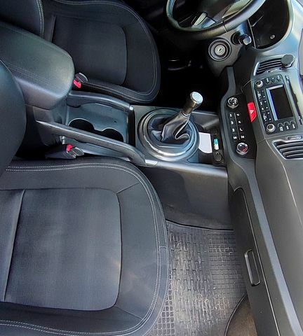 Чорний Кіа Sportage, об'ємом двигуна 2 л та пробігом 240 тис. км за 11200 $, фото 1 на Automoto.ua