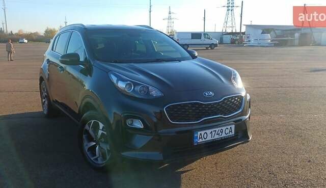 Чорний Кіа Sportage, об'ємом двигуна 1.59 л та пробігом 50 тис. км за 17900 $, фото 1 на Automoto.ua