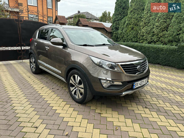Коричневий Кіа Sportage, об'ємом двигуна 2 л та пробігом 197 тис. км за 14800 $, фото 1 на Automoto.ua