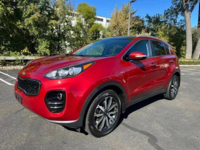 Киа Sportage 2017 в Хмельницком на Automoto.ua Красный Киа Sportage, объемом двигателя 2.4 л и пробегом 51 тыс. км за 3200 $, фото 1 на Automoto.ua