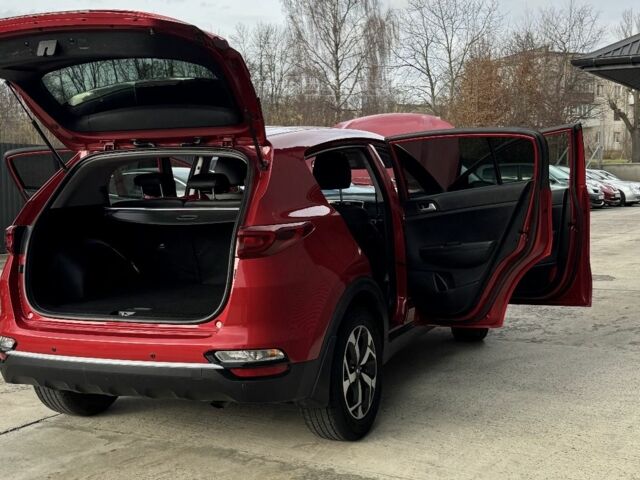 Красный Киа Sportage, объемом двигателя 0 л и пробегом 135 тыс. км за 16100 $, фото 1 на Automoto.ua