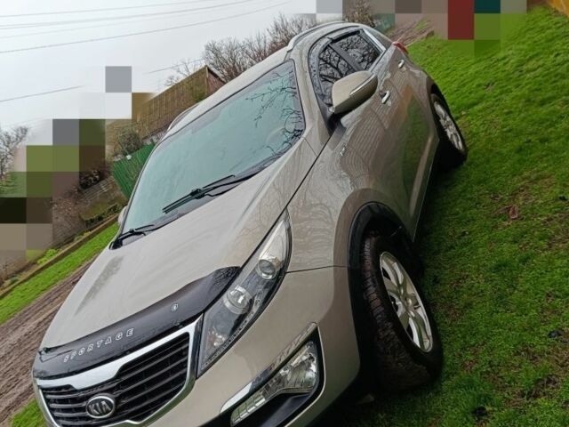 Серый Киа Sportage, объемом двигателя 2 л и пробегом 160 тыс. км за 12000 $, фото 1 на Automoto.ua