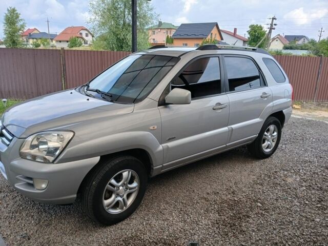 Серый Киа Sportage, объемом двигателя 2 л и пробегом 290 тыс. км за 7000 $, фото 1 на Automoto.ua