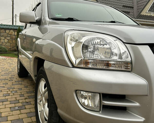 Сірий Кіа Sportage, об'ємом двигуна 1.98 л та пробігом 258 тис. км за 6700 $, фото 1 на Automoto.ua