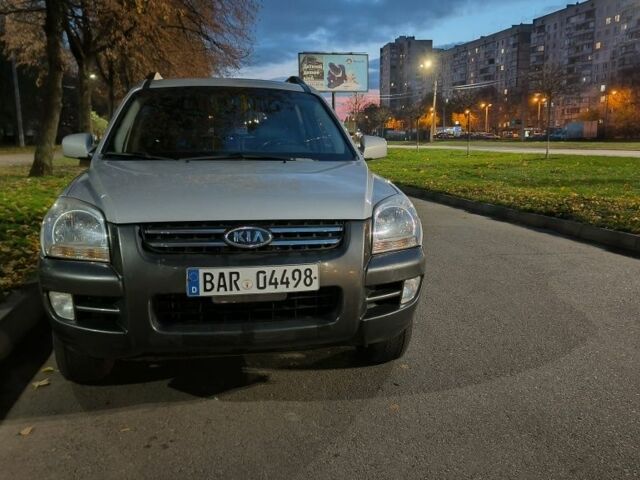 Серый Киа Sportage, объемом двигателя 2 л и пробегом 160 тыс. км за 3200 $, фото 1 на Automoto.ua