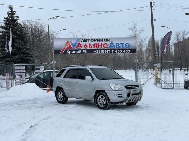 Серый Киа Sportage, объемом двигателя 2 л и пробегом 214 тыс. км за 8400 $, фото 1 на Automoto.ua