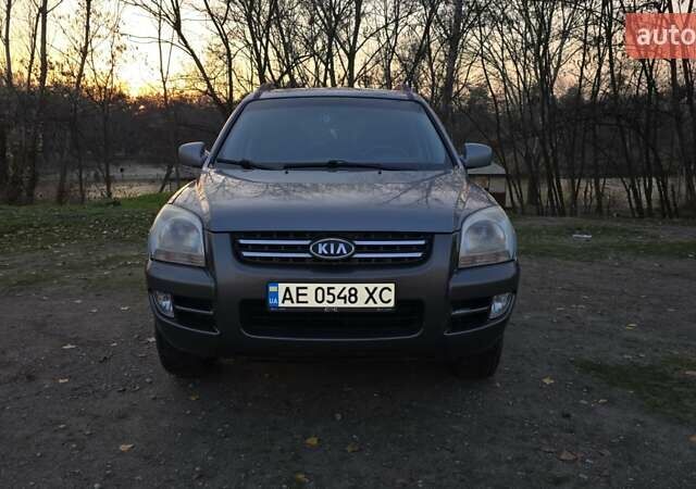 Серый Киа Sportage, объемом двигателя 1.99 л и пробегом 221 тыс. км за 8200 $, фото 1 на Automoto.ua