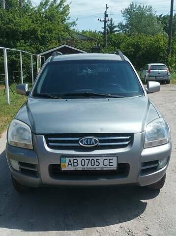 Серый Киа Sportage, объемом двигателя 2 л и пробегом 320 тыс. км за 6500 $, фото 1 на Automoto.ua